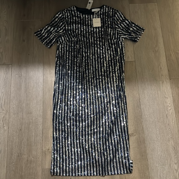 NWT! Anthropologie FLAT WHITE NAVY SHORT-SLEEVE SEQUIN STRIPE MIDI DRESS 🟠☮️ - Picture 5 of 12
